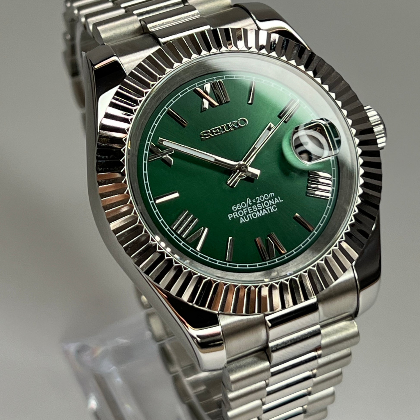 Seikojust Green Roman